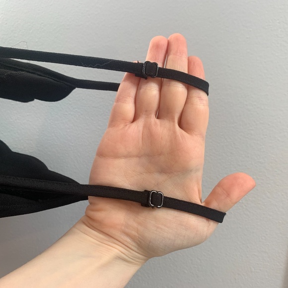 SUPER CUTE BLACK SCALLOPED ROMPER - Picture 3 of 3